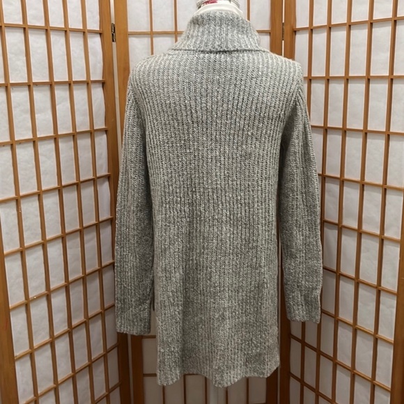 Pretty Forever 21 gray sweater🐚 - Picture 5 of 6